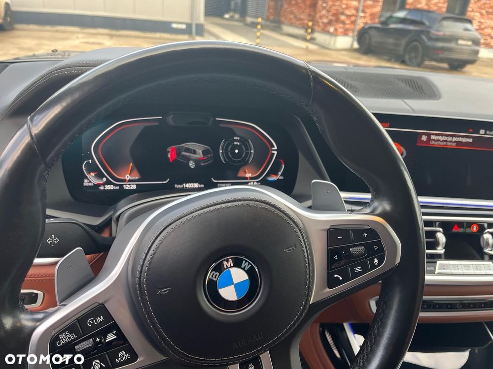 BMW X7 - 16