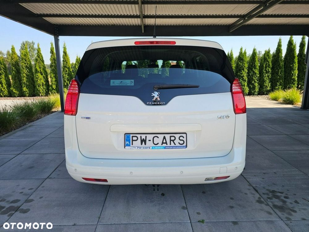 Peugeot 5008 - 8