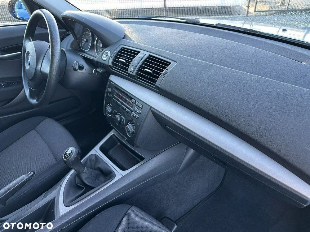 BMW Seria 1 116i - 22