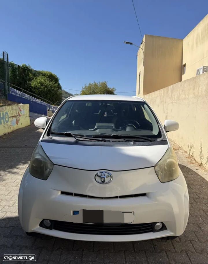 Toyota iQ 1.0 VVT-i Essential - 1
