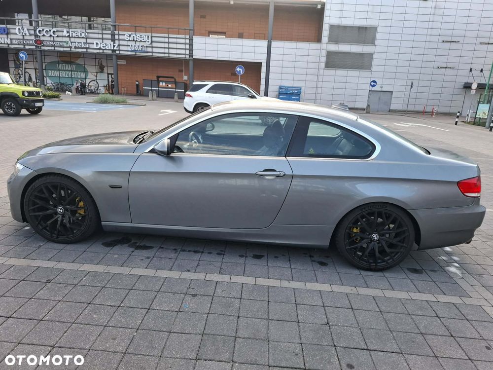 BMW Seria 3 325i - 3