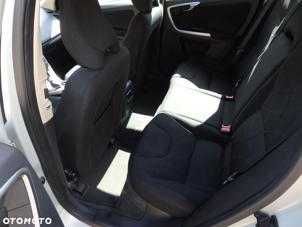 Volvo XC 60 2.4D DRIVe - 13
