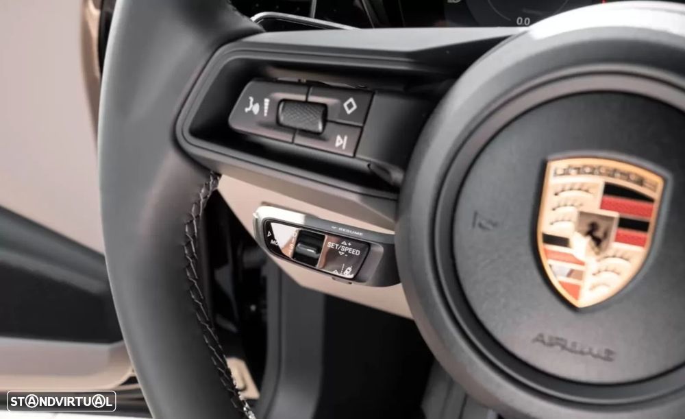 Porsche Macan Electric 4 - 12