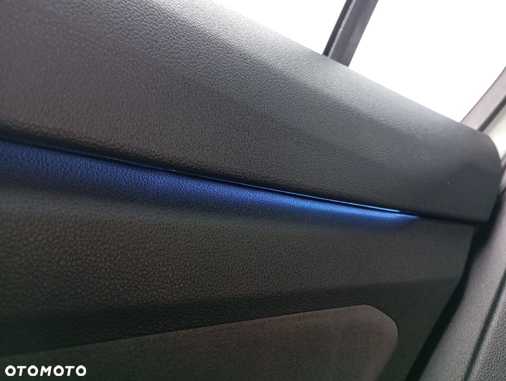 Volkswagen Golf 1.5 eTSI OPF DSG R-Line - 28