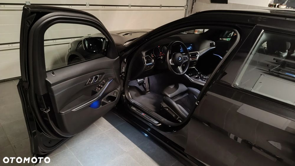 BMW Seria 3 318i M Sport - 12