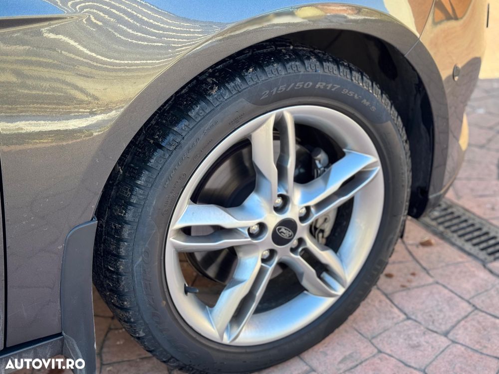 Ford Focus ST - 10