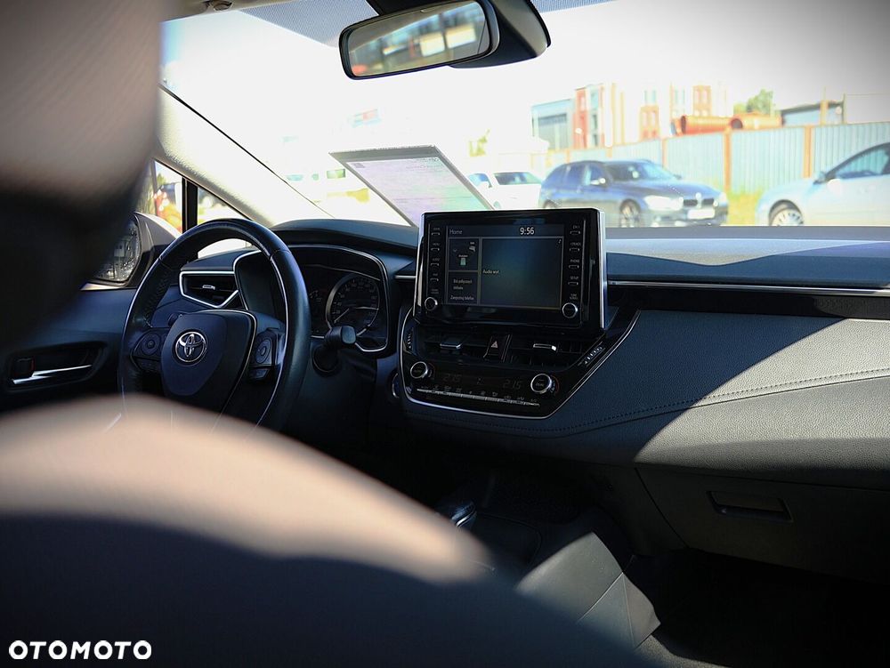Toyota Corolla 1.8 Hybrid Comfort - 23