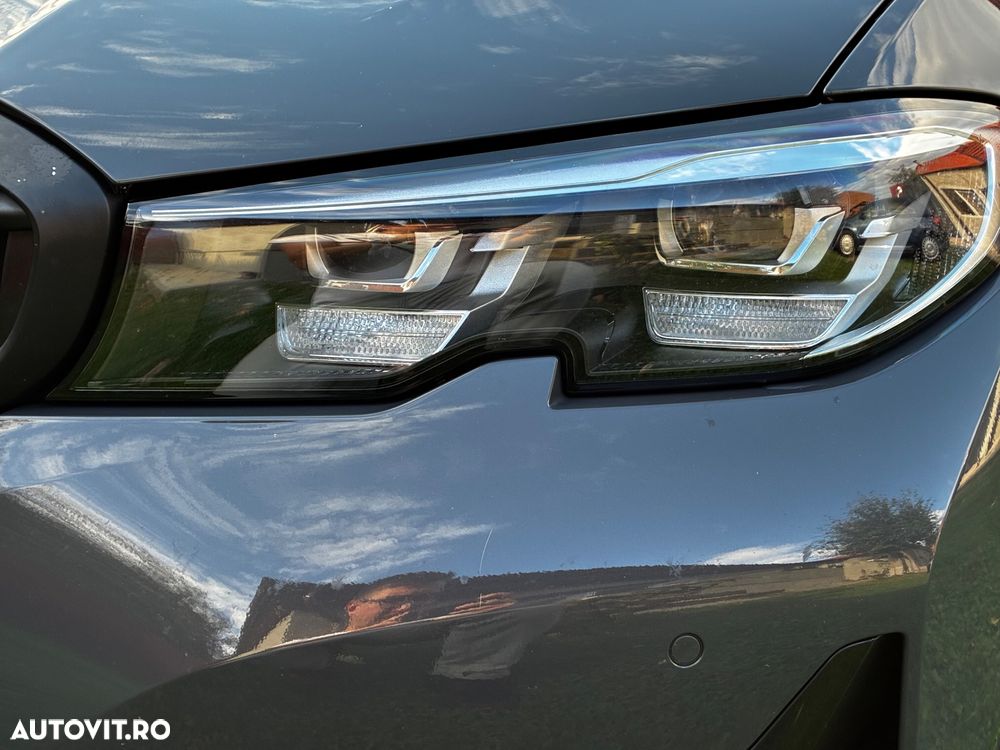 BMW Seria 3 320i AT - 12