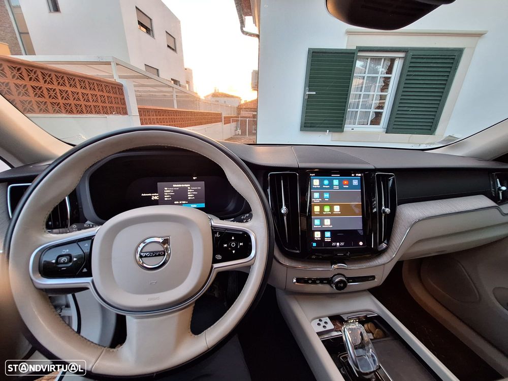 Volvo XC 60 2.0 B5 Inscription AWD - 14