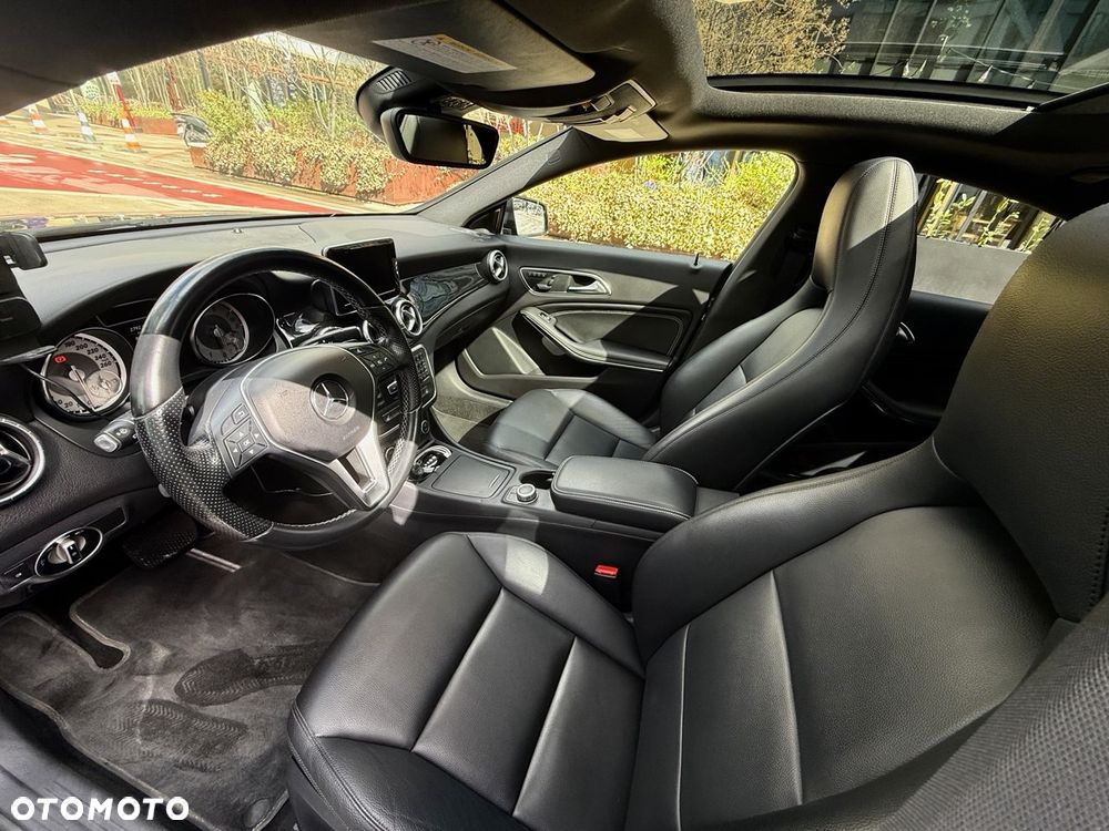 Mercedes-Benz CLA 250 4-Matic - 8