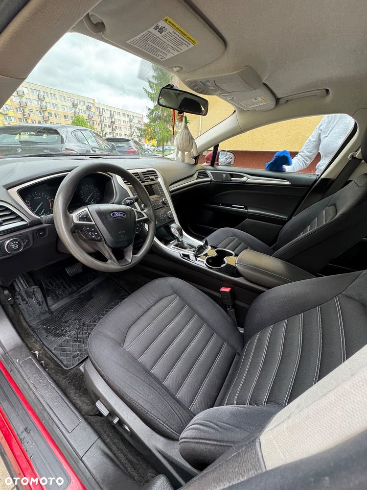Ford Fusion - 12