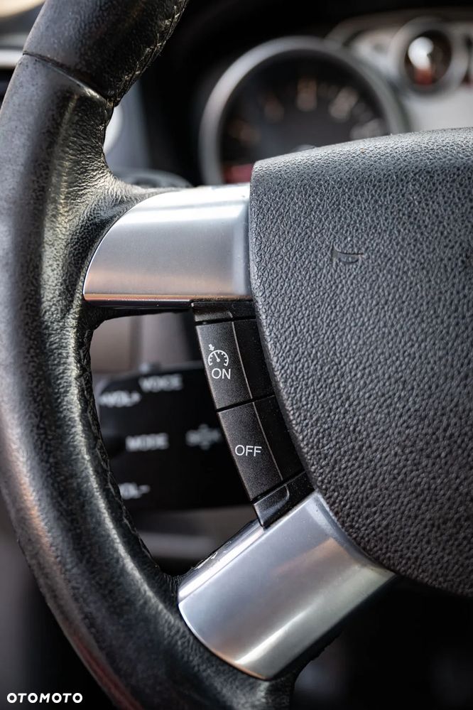 Ford Focus 1.6 Trend + - 18