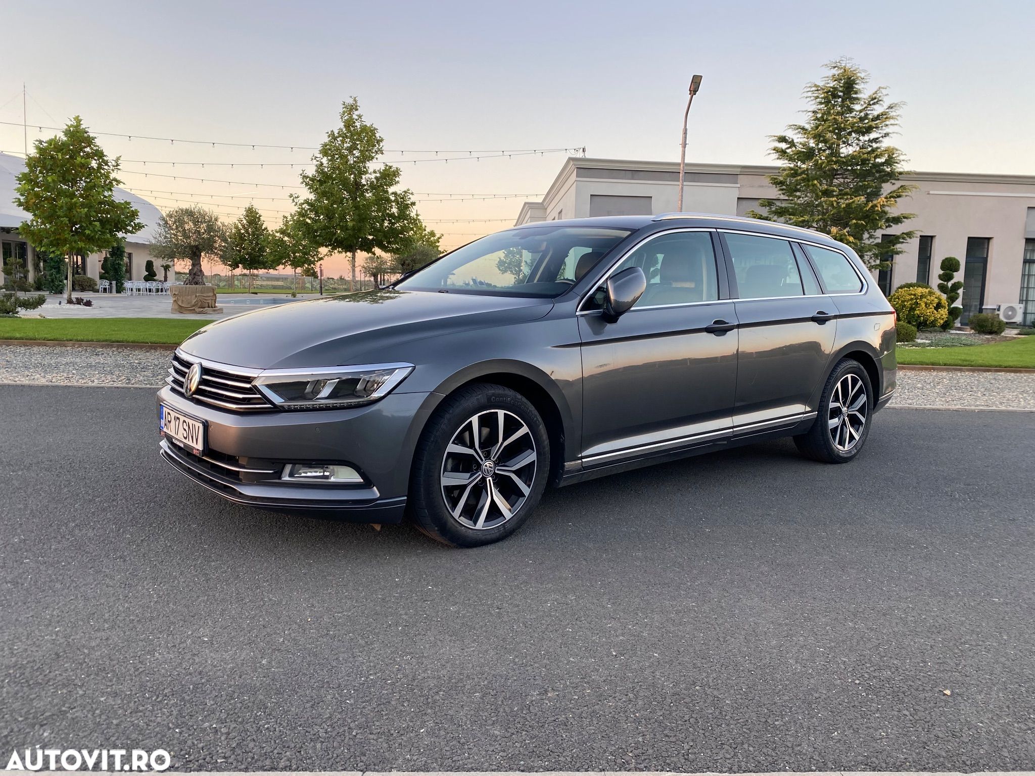 Volkswagen Passat 2.0 TDI (BlueMotion Technology) DSG Comfortline - 1