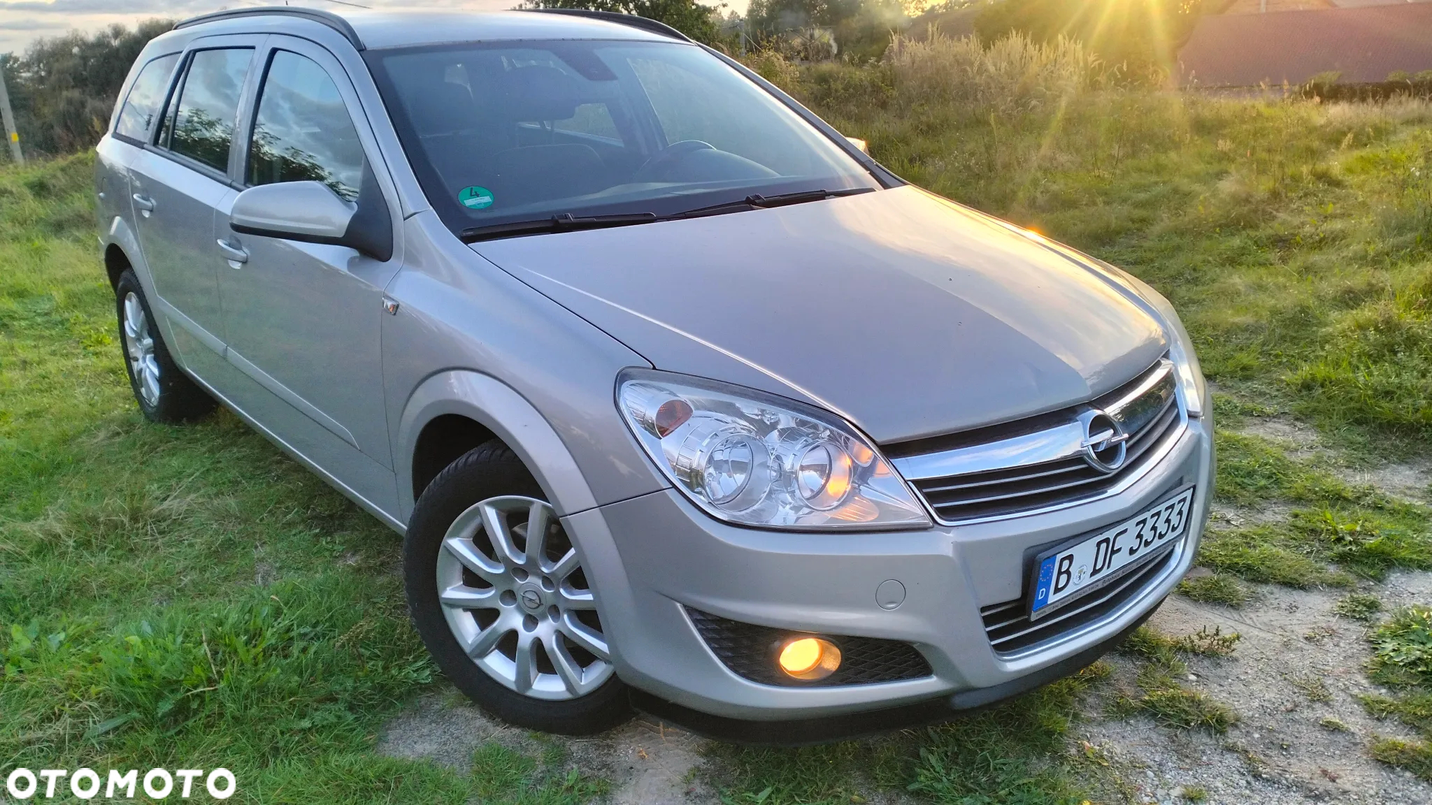 Opel Astra 1.6 Caravan Cosmo - 4