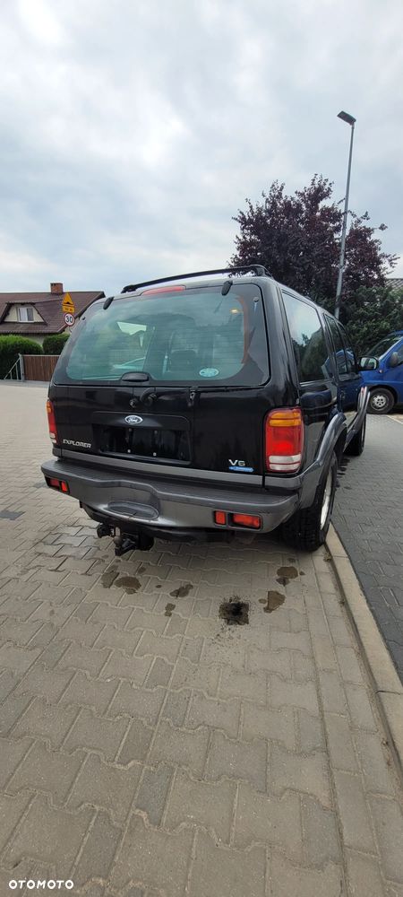 Ford Explorer - 4