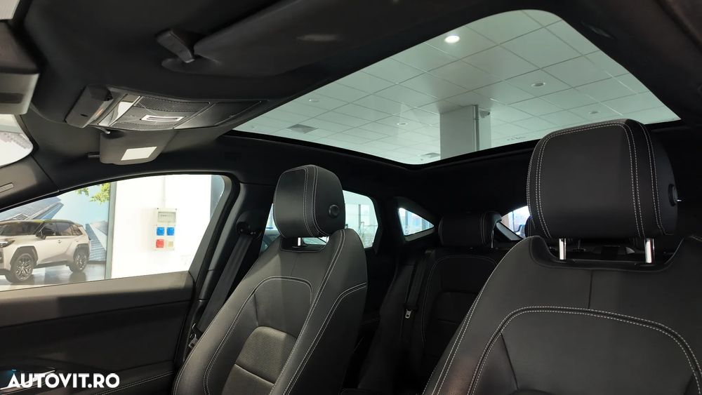 Jaguar E-Pace P200 AWD R-Dynamic S - 11