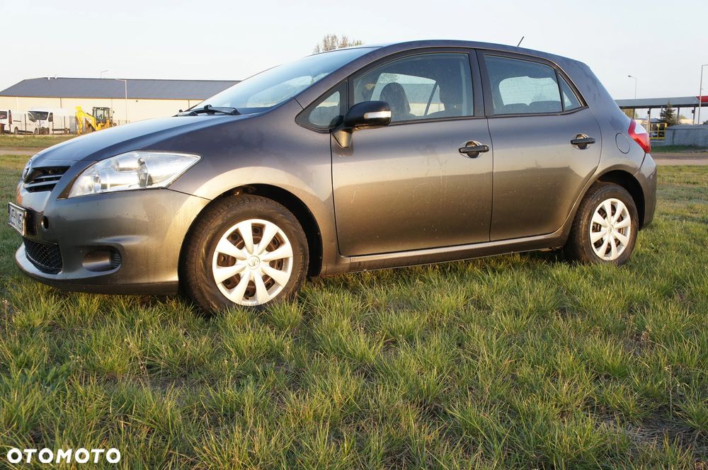 Toyota Auris 1.4 D-4D Premium - 3