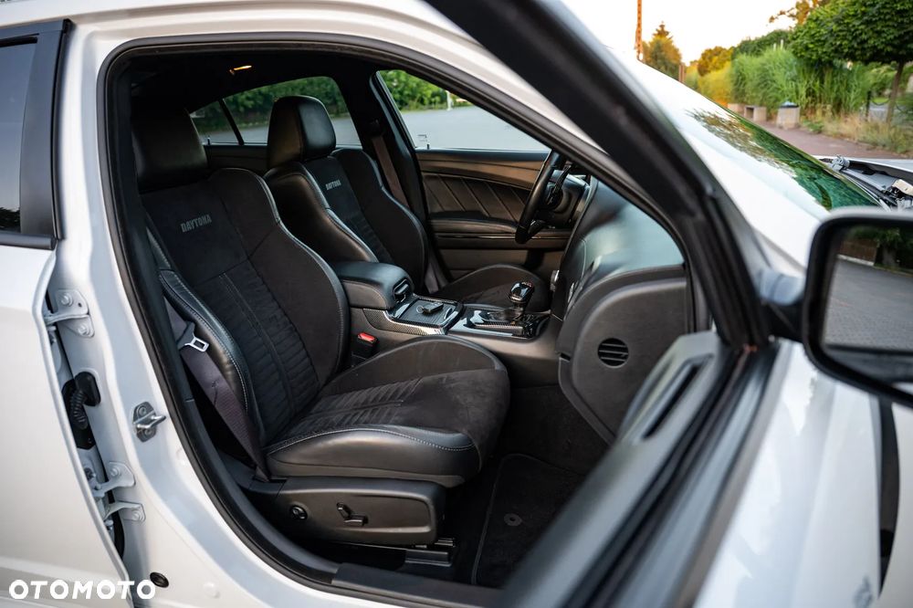 Dodge Charger 5.7 R/T Daytona - 37