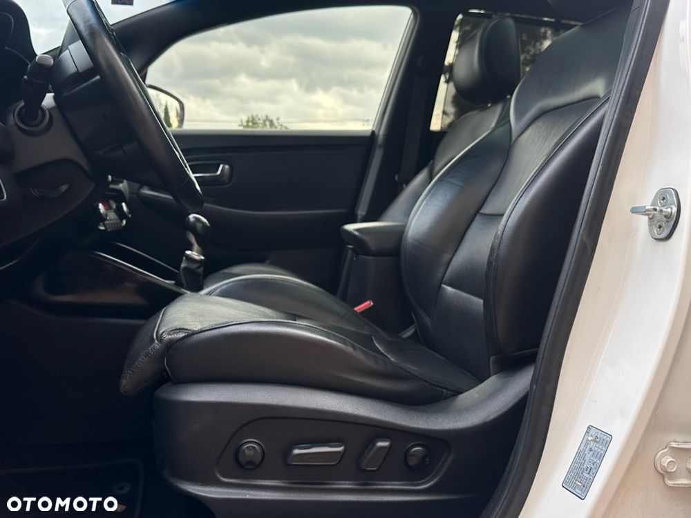 Kia Carens 1.7 CRDi 115 Dream Team Edition - 15