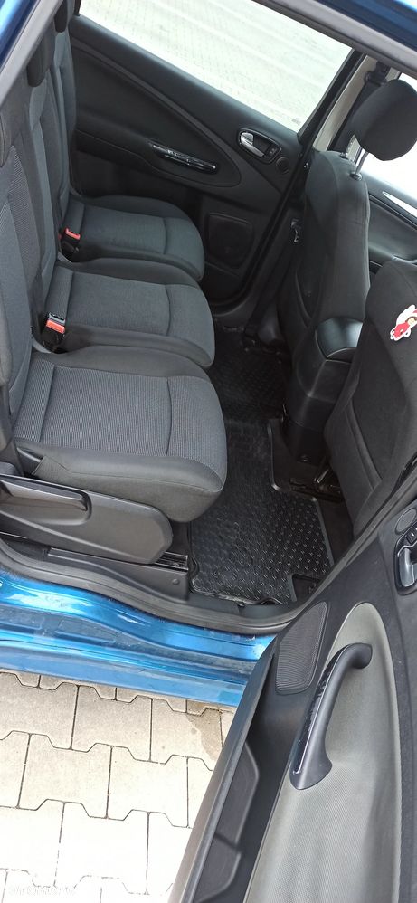 Ford S-Max - 16