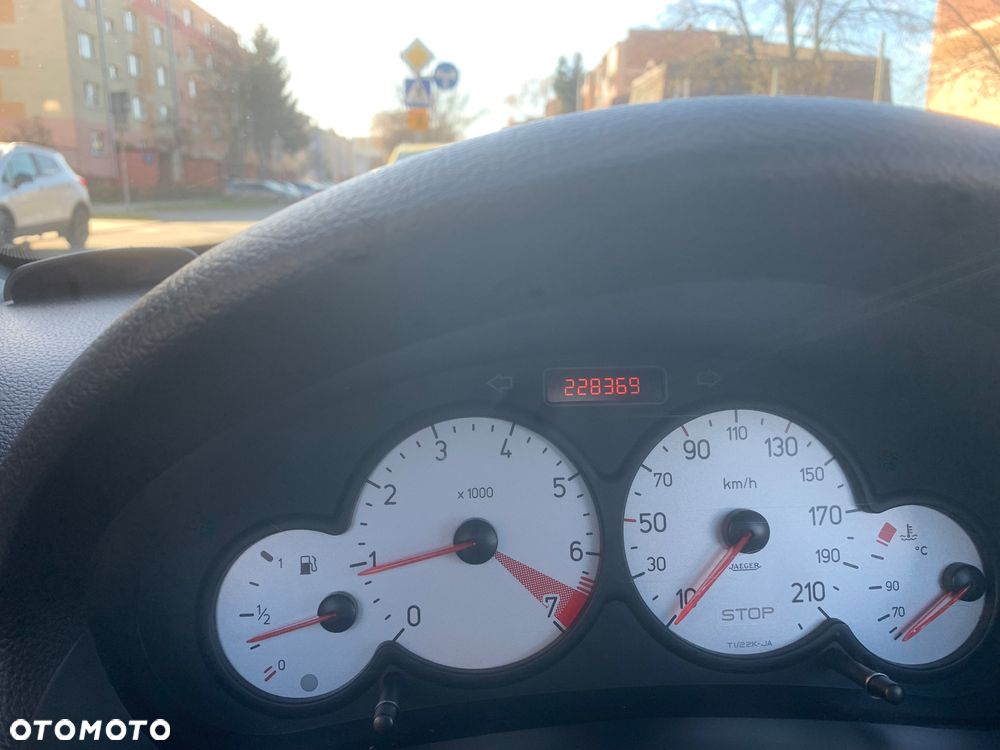 Peugeot 206 - 9
