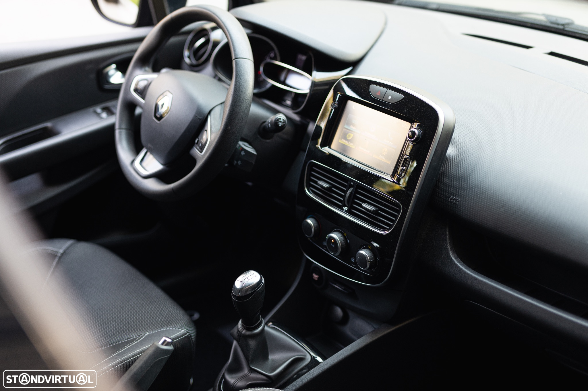Renault Clio 0.9 TCE Confort - 9