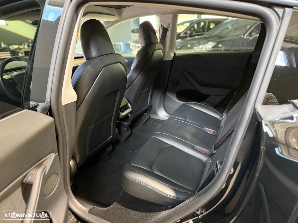 Tesla Model Y Performance Dual Motor AWD - 19