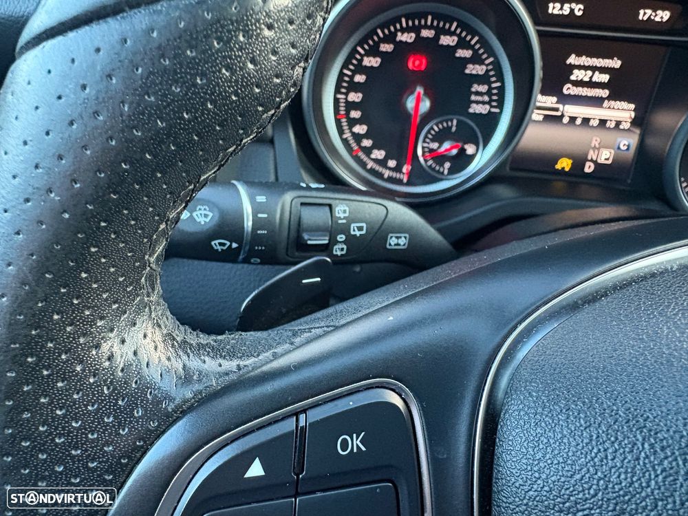 Mercedes-Benz CLA 180 d Shooting Brake Urban Aut. - 19