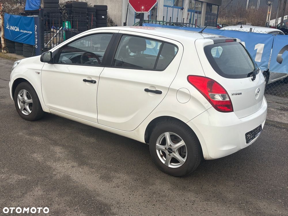 Hyundai i20 1.2 FIFA WM Edition - 10