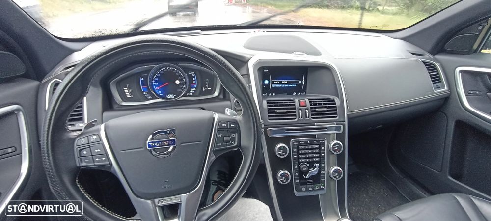 Volvo XC 60 2.0 D4 R-Design Geartronic - 8