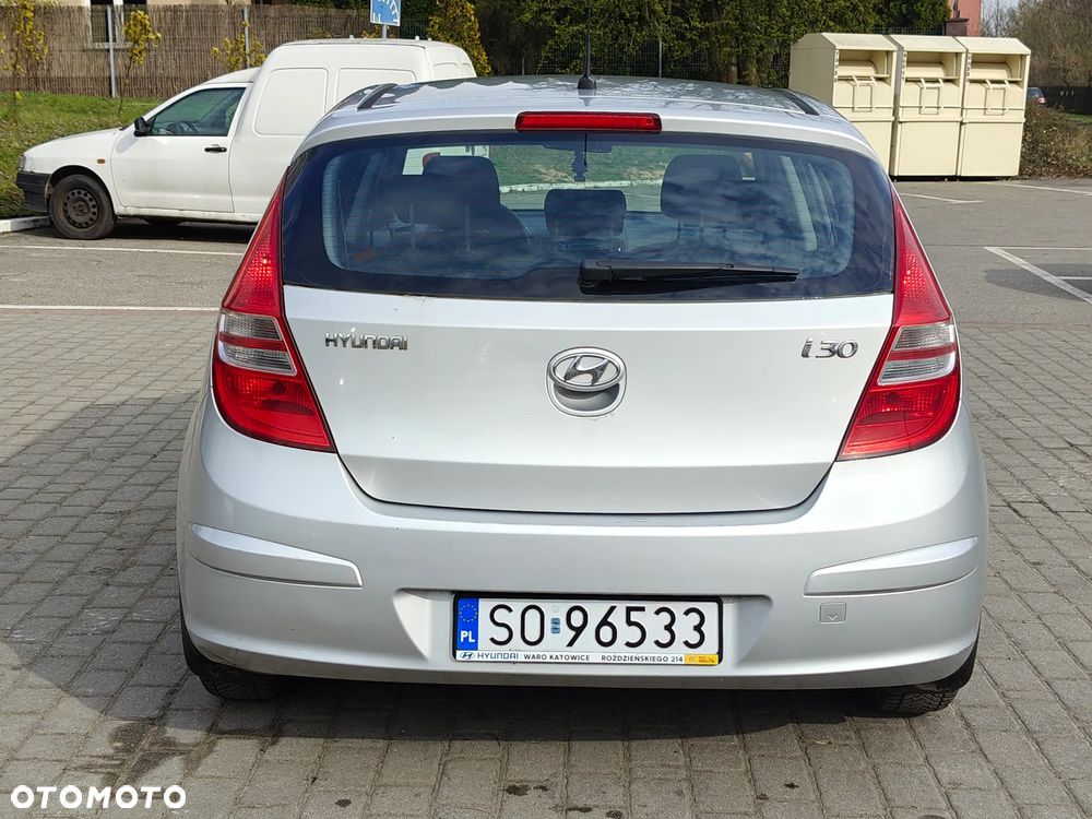 Hyundai i30 1.4 Classic + - 12