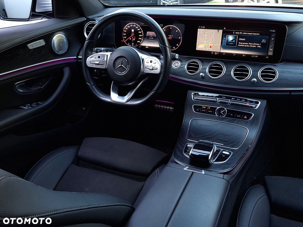 Mercedes-Benz Klasa E 220 d AMG - 21