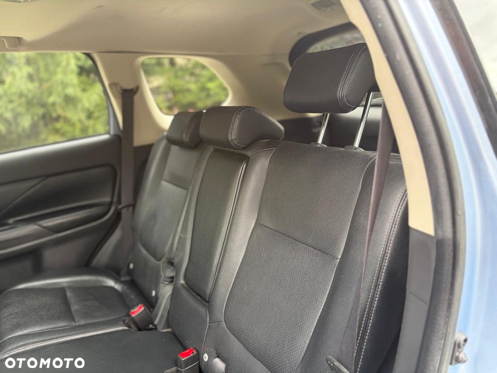 Mitsubishi Outlander - 28