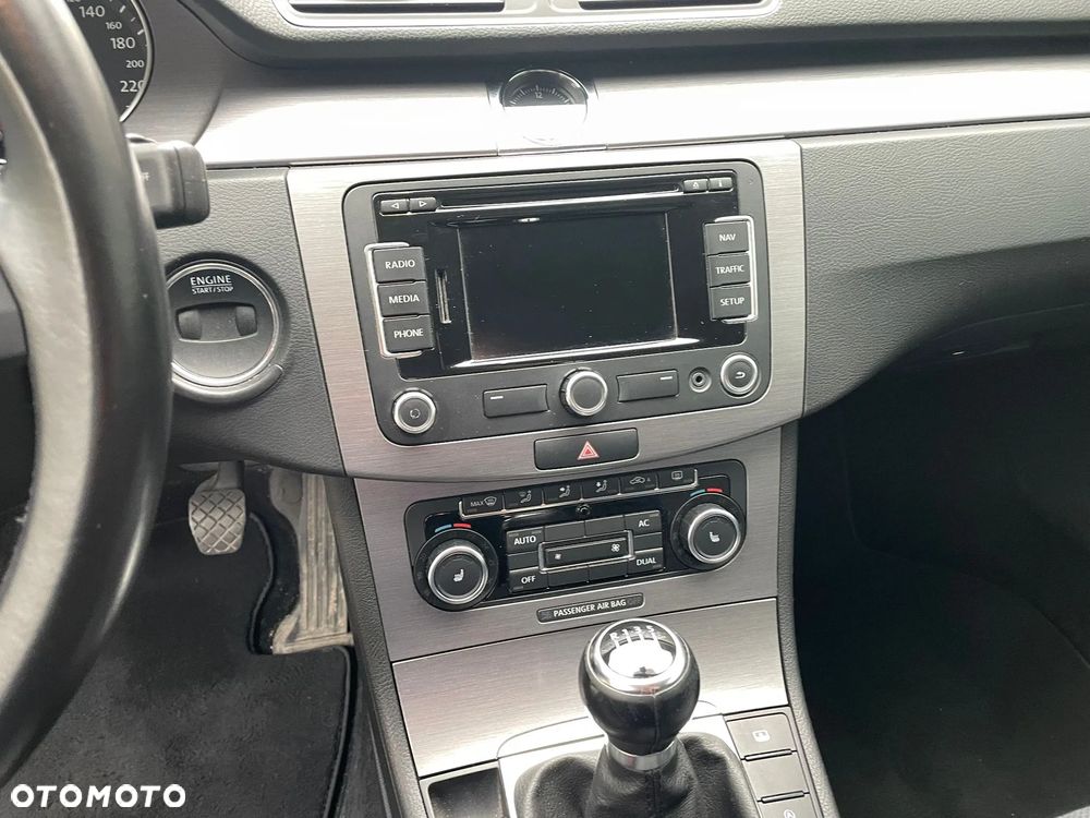 Volkswagen Passat 1.4 TSI Highline - 27