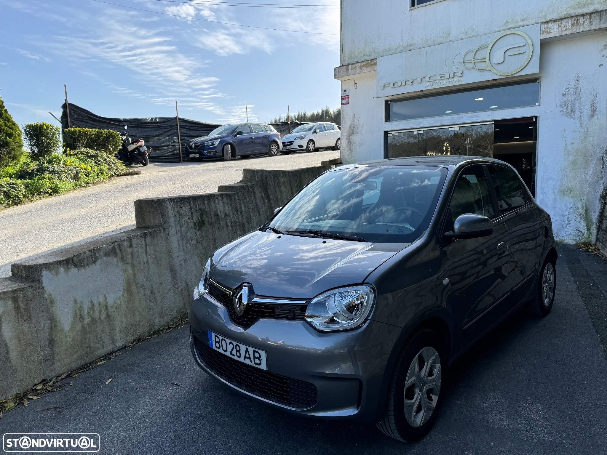Renault Twingo Z.E. 22 Intens - 2