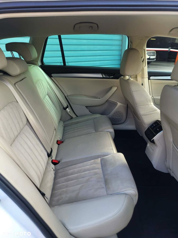 Skoda Superb 2.0 TDI DSG Premium Edition - 11