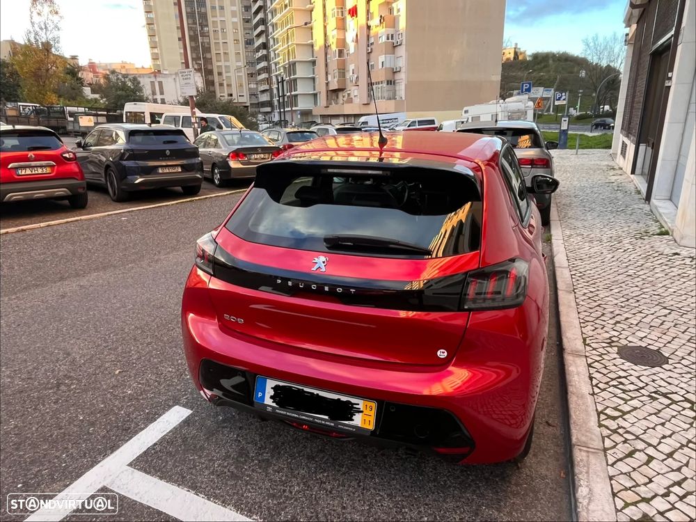 Peugeot 208 1.2 PureTech Allure EAT8 - 5