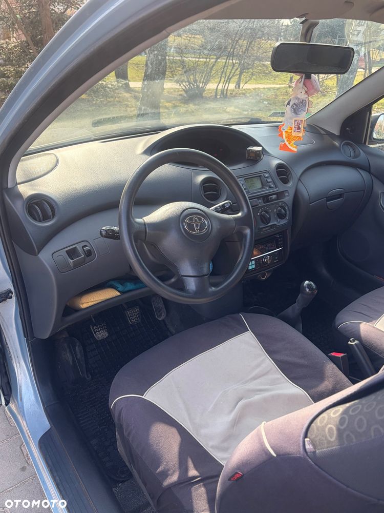 Toyota Yaris 1.0 Base - 3