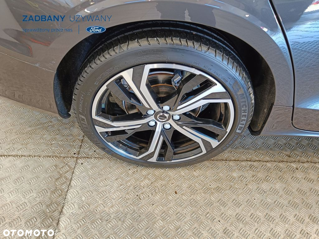 Volvo V60 B4 B Plus Dark - 33