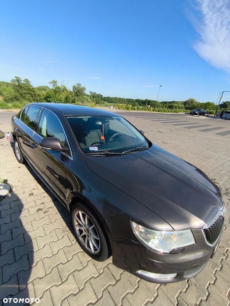 Skoda Superb 2.0 TDI Ambition DSG - 16