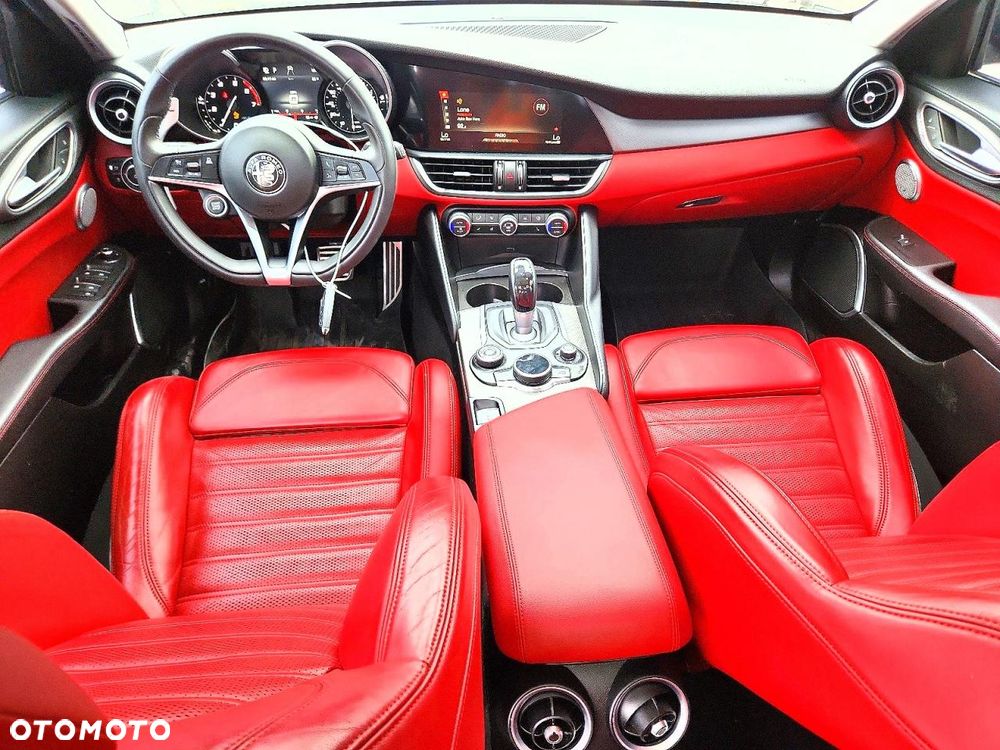 Alfa Romeo Giulia 2.0 Turbo Veloce TI Q4 - 10