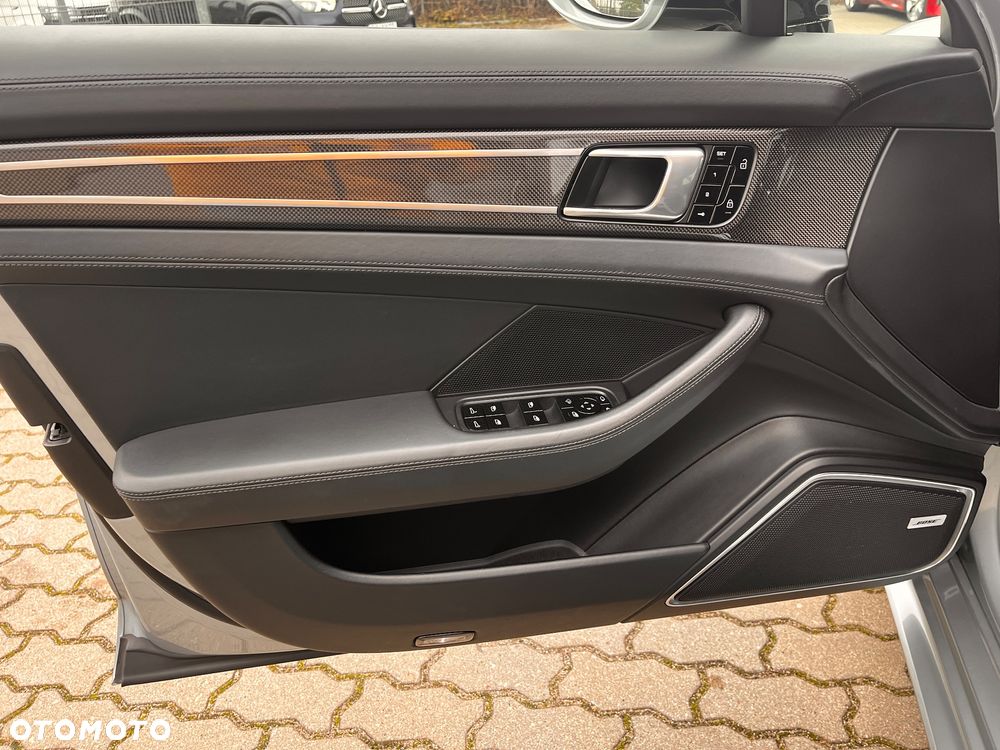 Porsche Panamera 4 - 22