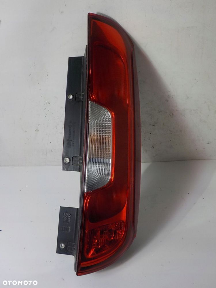 FIAT DOBLO II LIFT LAMPA PRAWA TYŁ TYLNA - 1