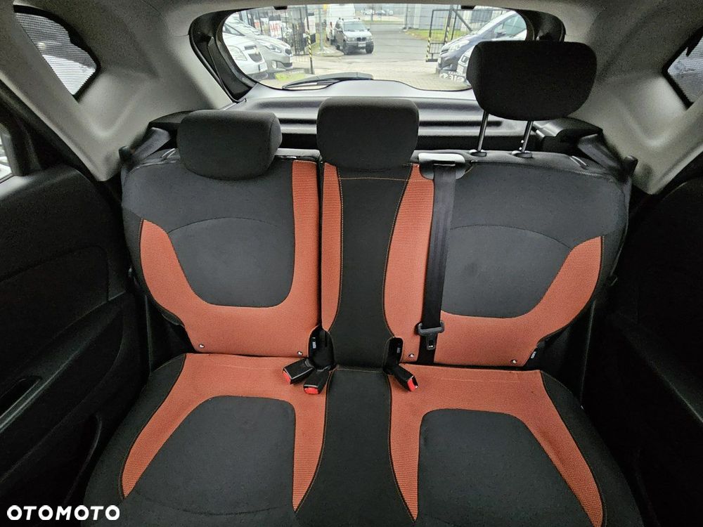 Renault Captur 0.9 Energy TCe Helly Hansen - 13