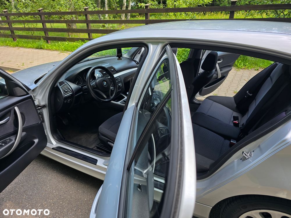 BMW Seria 1 118d - 32