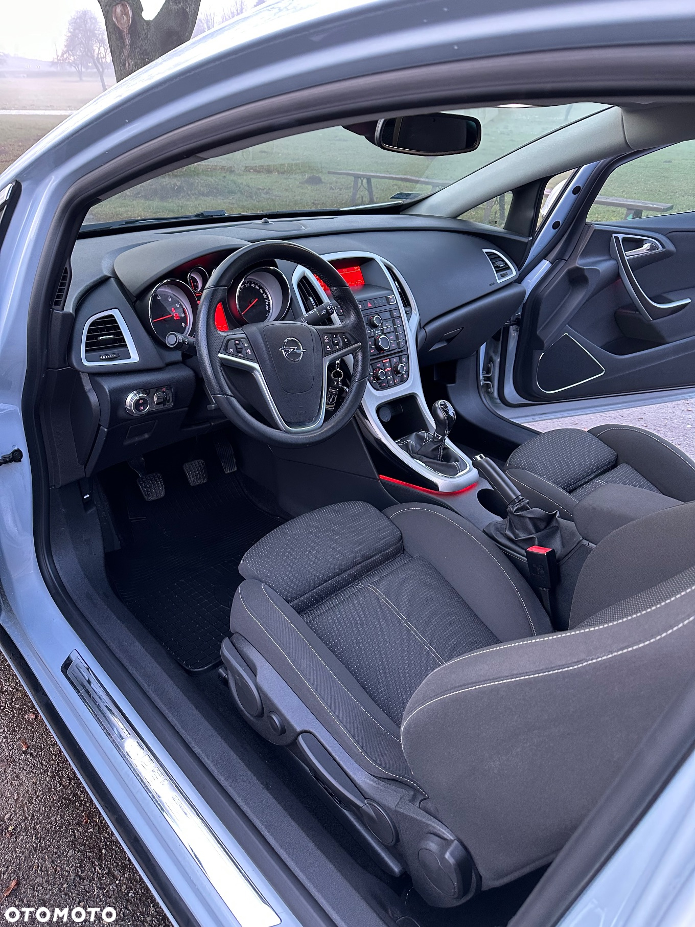 Opel Astra IV GTC 1.6 T Sport - 8