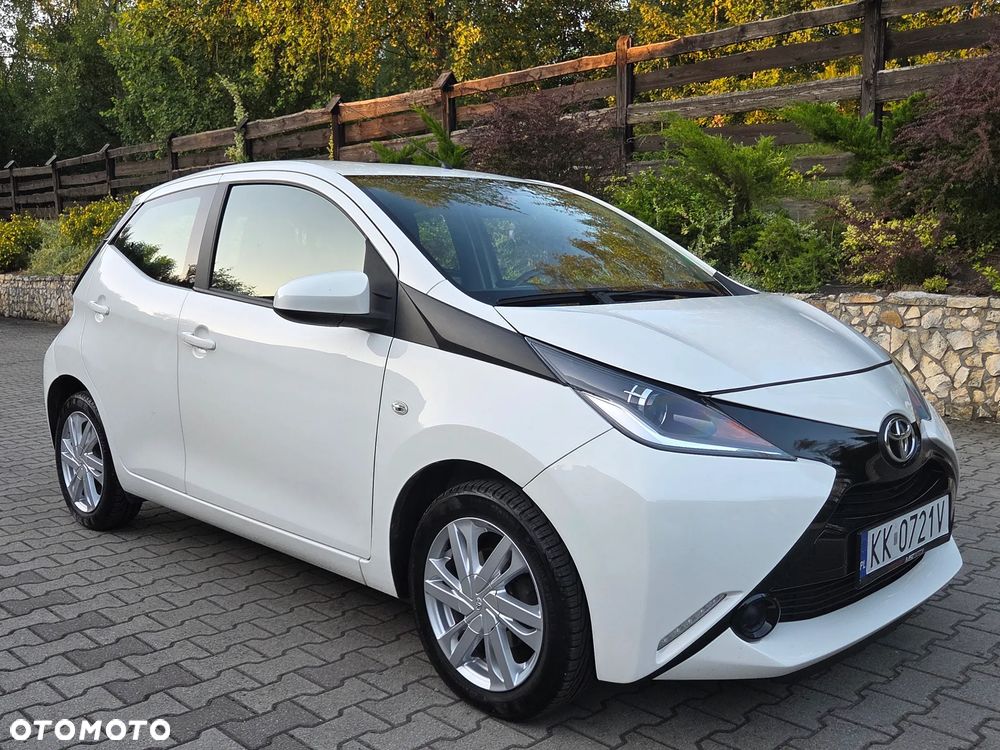 Toyota Aygo x-play touch - 12