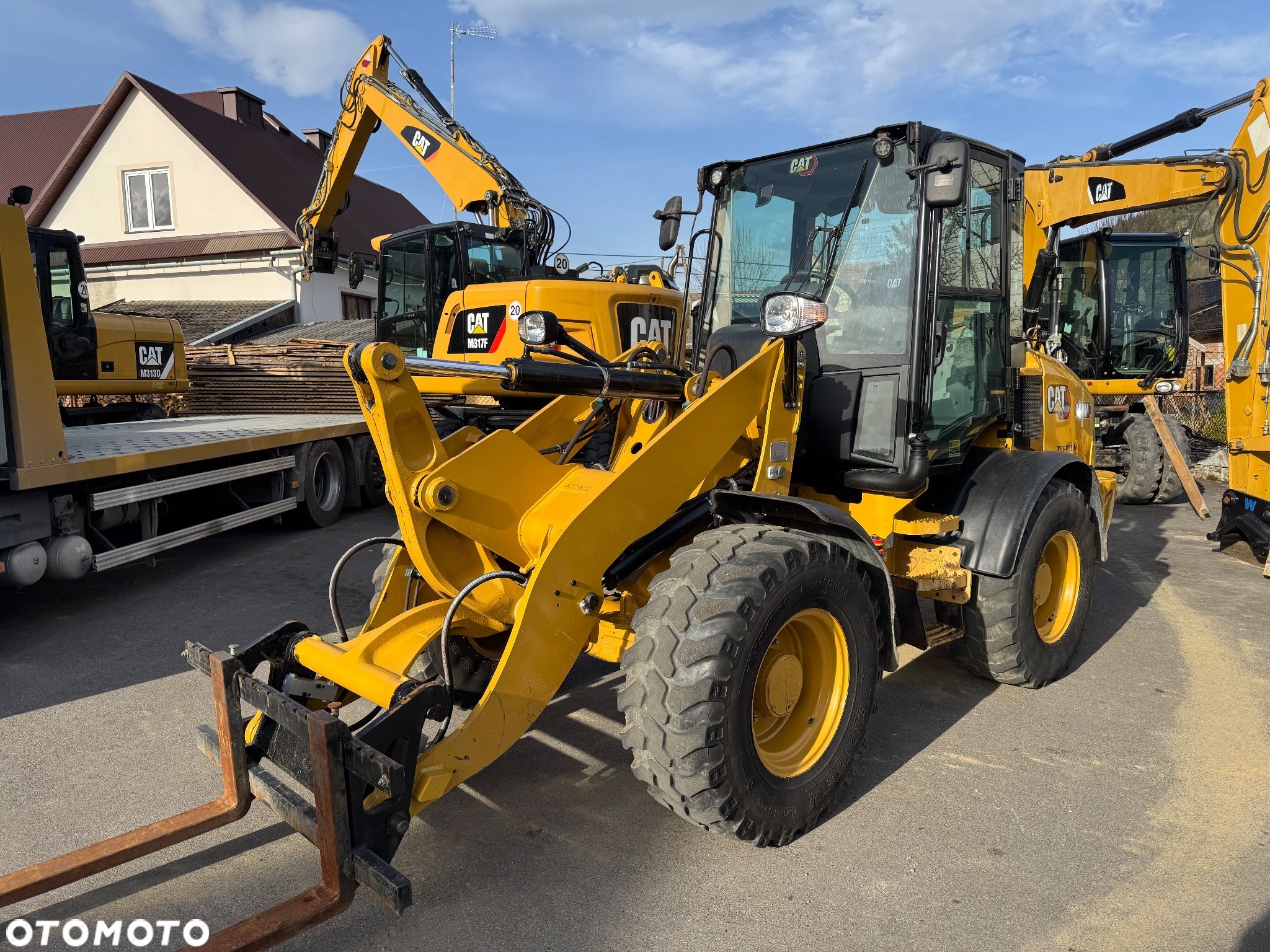 Caterpillar 908M CAT 906 JAK NOWA 1500h rok 2021 - 6