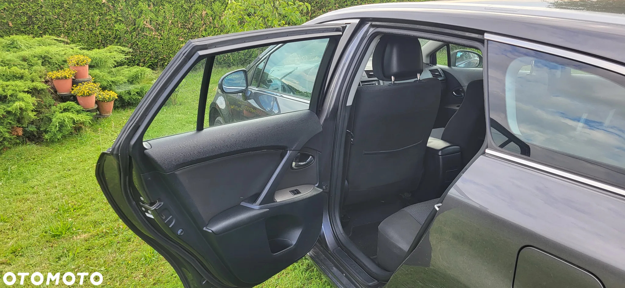 Toyota Avensis - 8