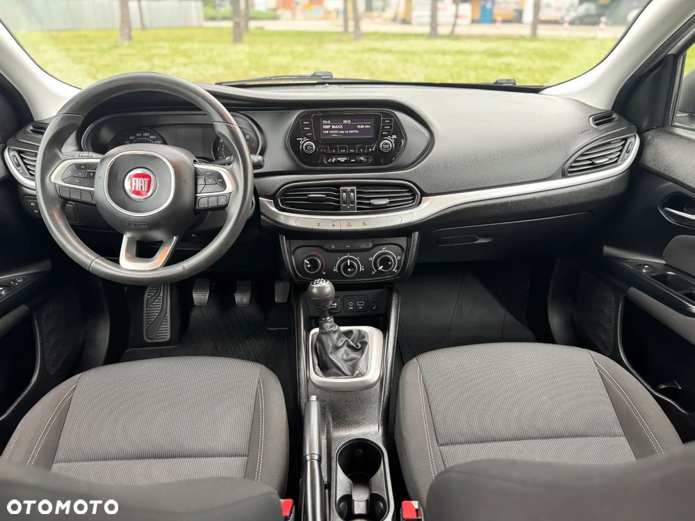 Fiat Tipo 1.4 16v Lounge EU6d - 25